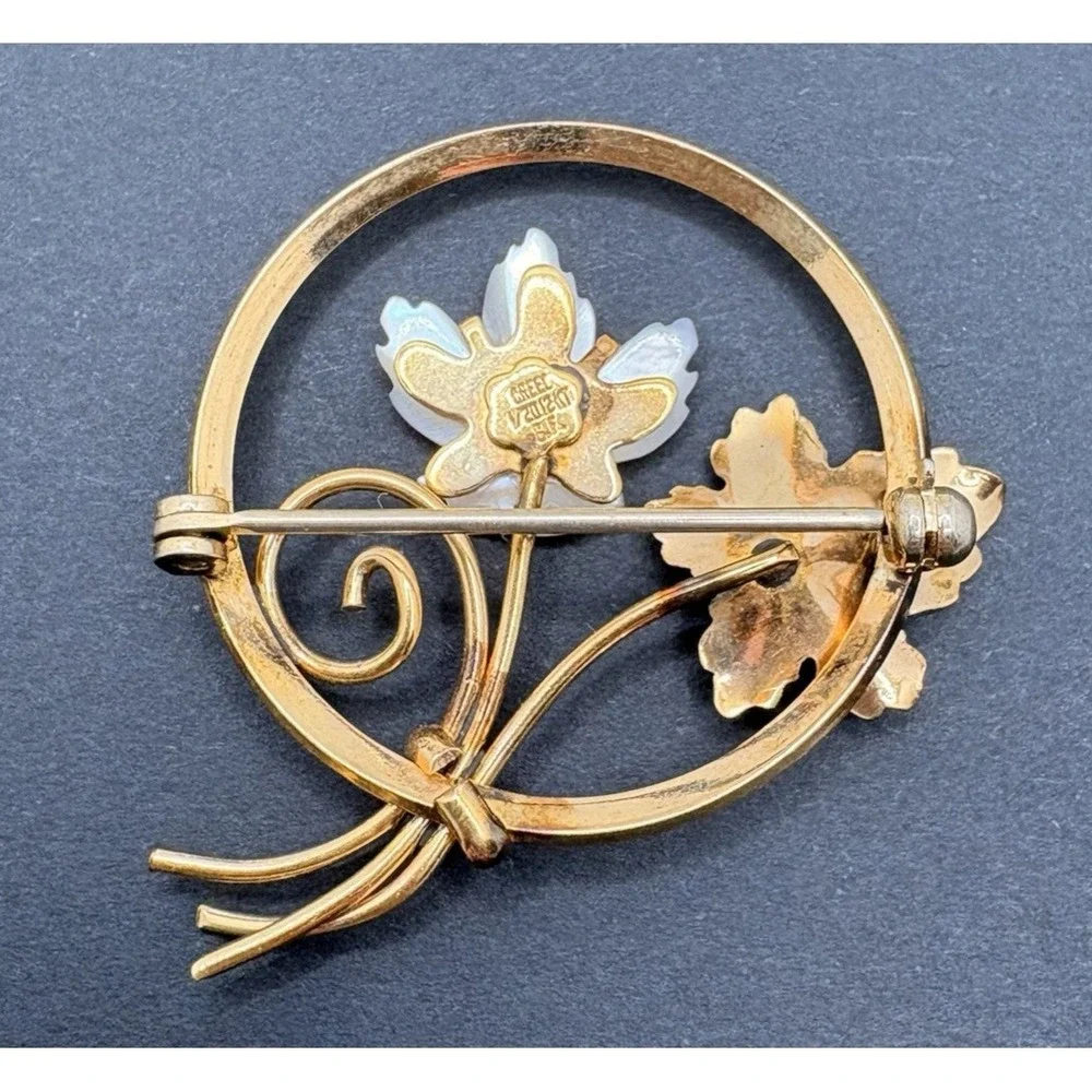 Vintage Creed 1/20 12KT Gold Filled Mother of Pearl Carved Leaf‎ Brooch 1.5